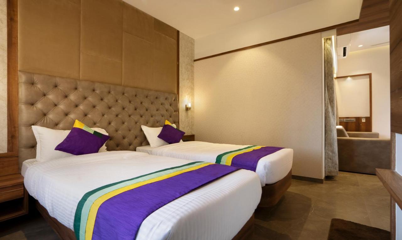 Treebo Premium Savera Inn Bombay Exterior foto
