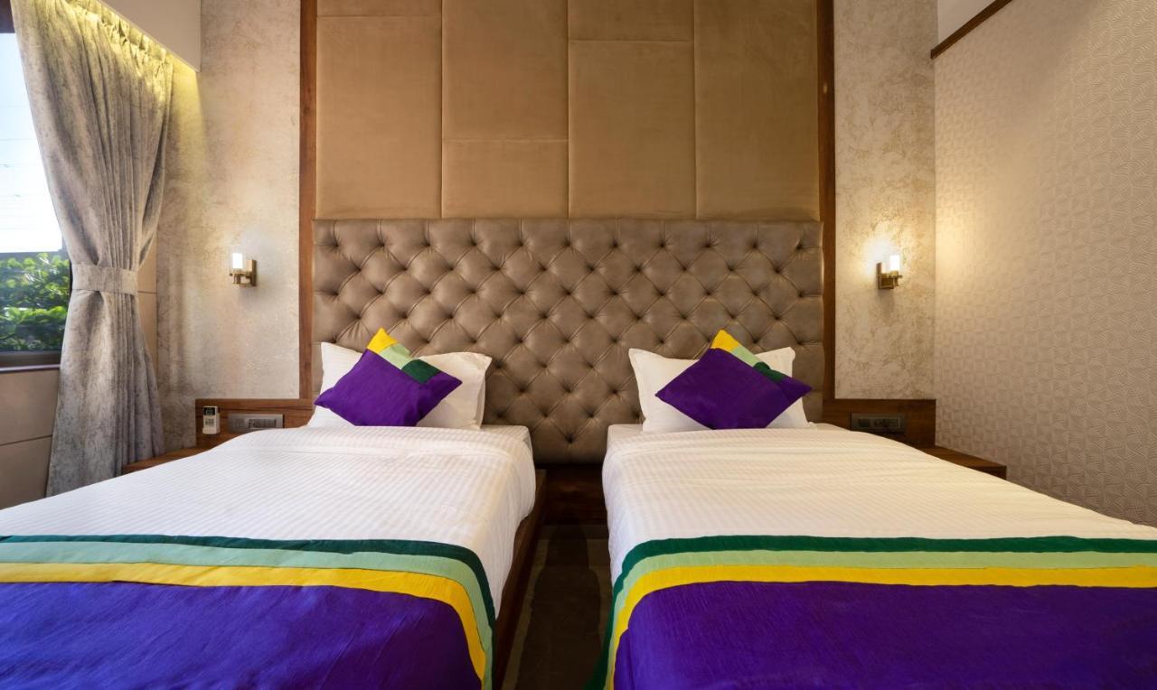 Treebo Premium Savera Inn Bombay Exterior foto